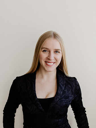 Laken-Headshot-Proofs-1003