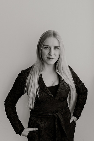 Laken-Headshot-1049