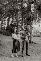Brunette-Family-22-1017