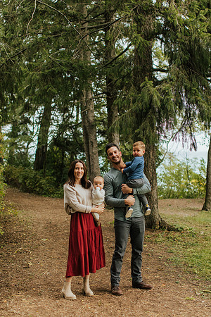 Brunette-Family-22-1022