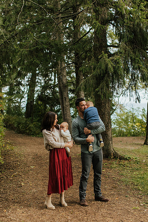 Brunette-Family-22-1030