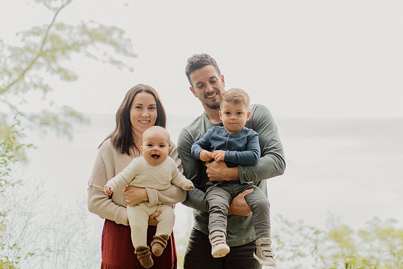 Brunette-Family-22-1087