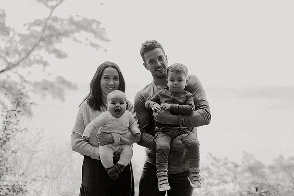 Brunette-Family-22-1089