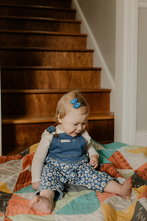 Zoe-silha-1year-1087