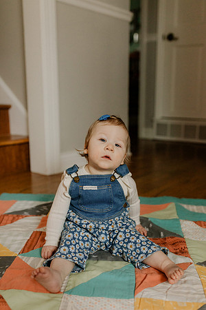 Zoe-silha-1year-1099