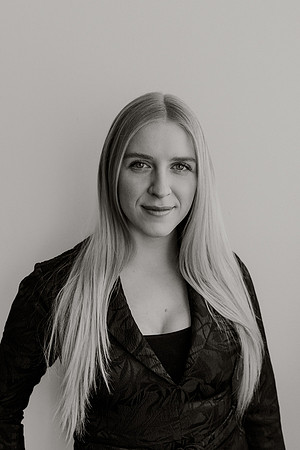 Laken-Headshot-1053