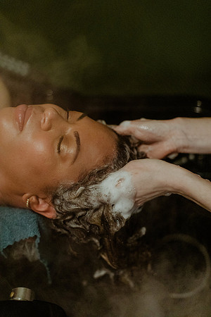 luna-lu-head-spa-model-3-1086