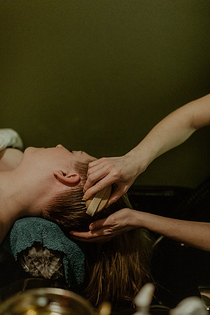 luna-lu-head-spa-model-4-1027