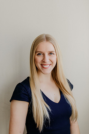 Laken-Headshot-1030