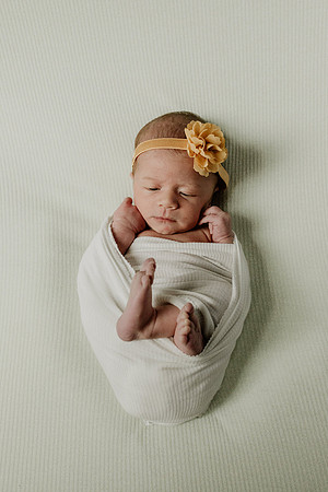 Rhiannon-Newborns-1031