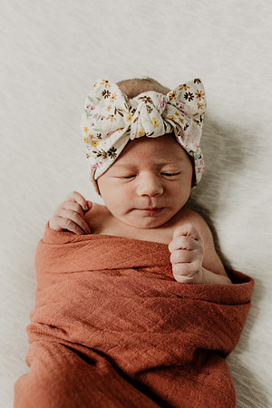 Rhiannon-Newborns-1036