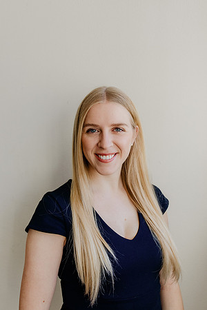 Laken-Headshot-1027