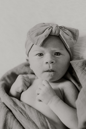 Rhiannon-Newborns-1068