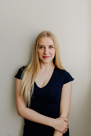 Laken-Headshot-1015