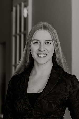 Laken-Headshot-1093