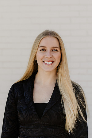 Laken-Headshot-1088