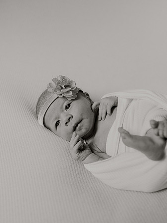 Rhiannon-Newborns-1027