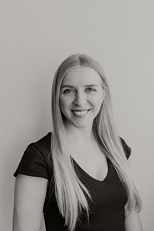 Laken-Headshot-1028