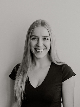 Laken-Headshot-1019