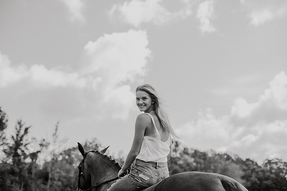 HeatherSeniors-1022