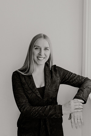 Laken-Headshot-1039