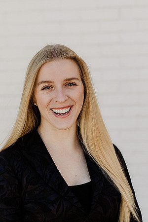 Laken-Headshot-1078