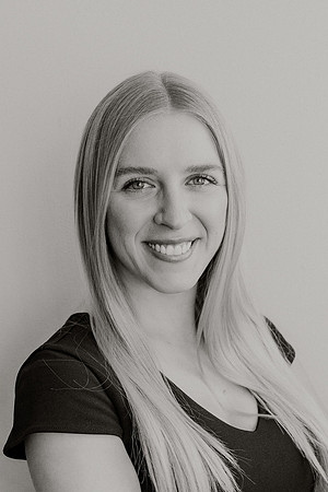 Laken-Headshot-1024