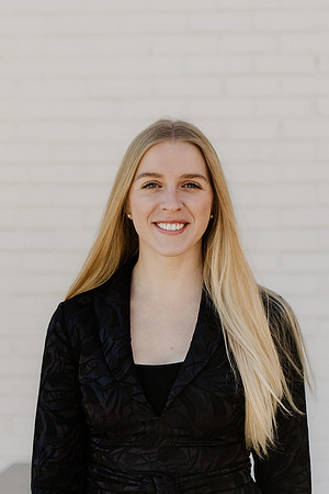 Laken-Headshot-1087