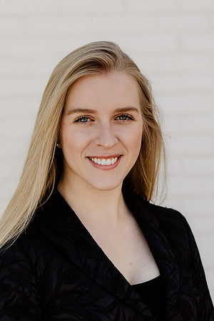 Laken-Headshot-1064