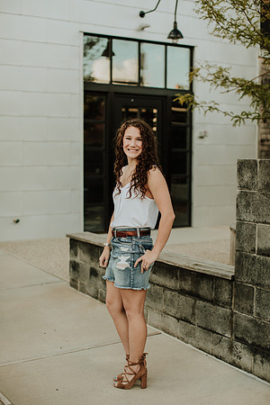 Kaylee-Senior-Photos-1002