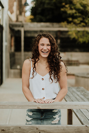 Kaylee-Senior-Photos-1014