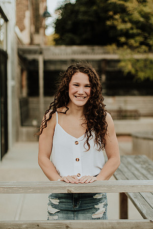 Kaylee-Senior-Photos-1017