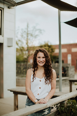 Kaylee-Senior-Photos-1020