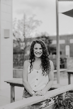 Kaylee-Senior-Photos-1021