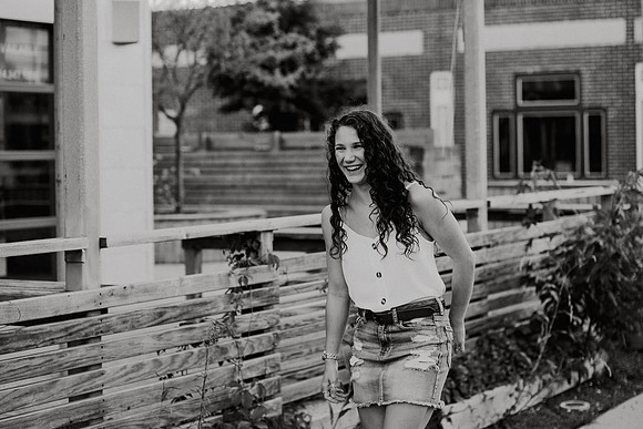 Kaylee-Senior-Photos-1030