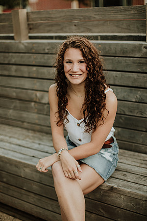Kaylee-Senior-Photos-1033