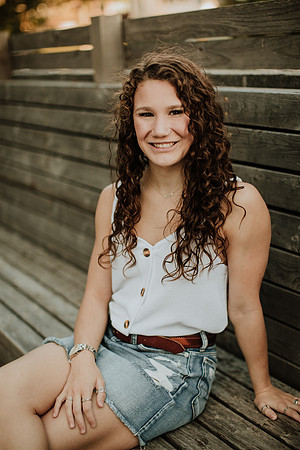 Kaylee-Senior-Photos-1040