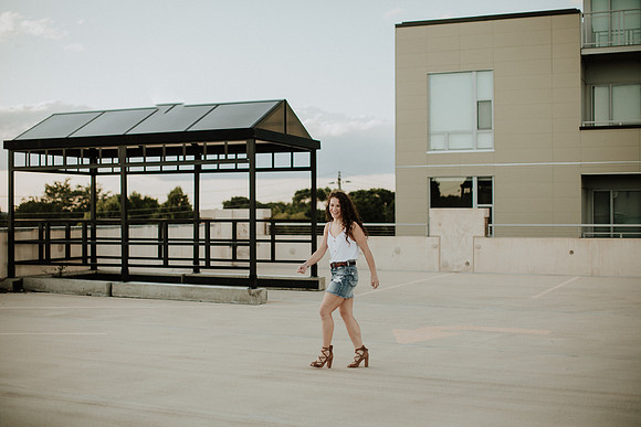 Kaylee-Senior-Photos-1070