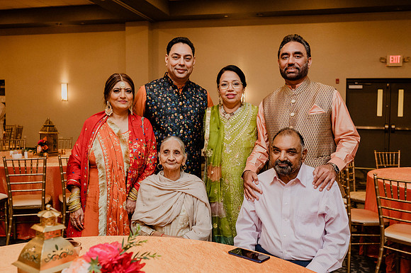 Anu-Omesh-Sangeet-1409