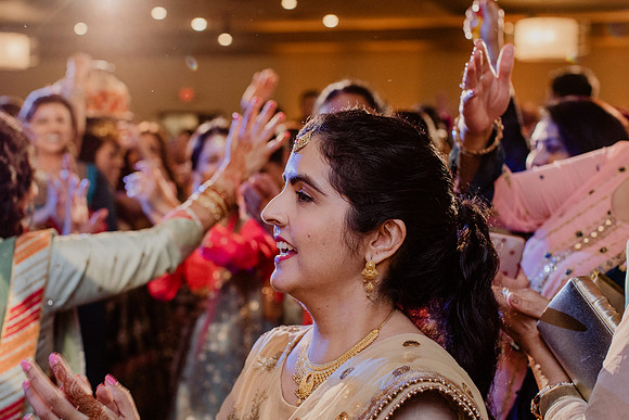 Anu-Omesh-Sangeet-2100
