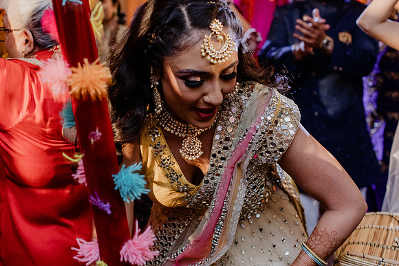 Anu-Omesh-Sangeet-2103