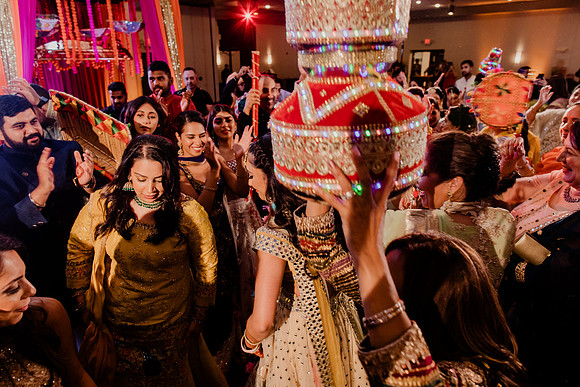 Anu-Omesh-Sangeet-2110