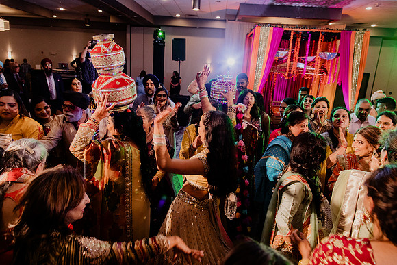 Anu-Omesh-Sangeet-2122