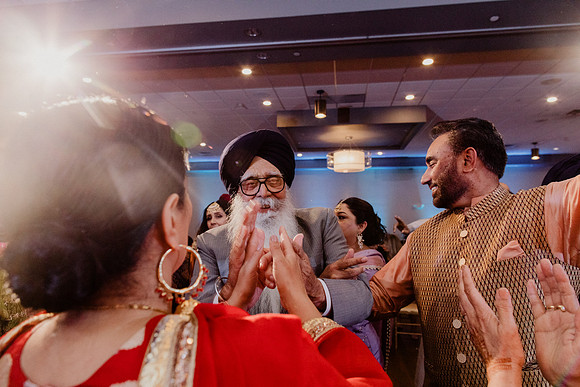 Anu-Omesh-Sangeet-2130