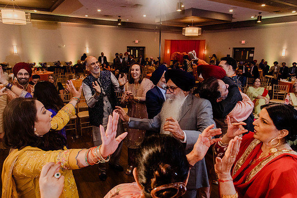 Anu-Omesh-Sangeet-2140