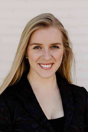 Laken-Headshot-1061