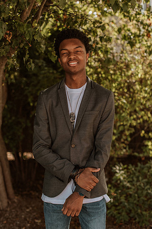Ethan-Senior-Photos-ethan-seniors 02841086