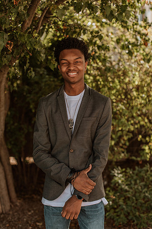 Ethan-Senior-Photos-ethan-seniors 02881089
