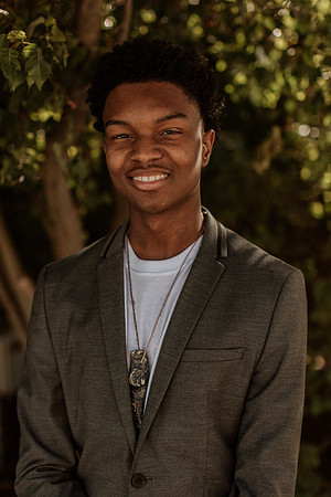 Ethan-Senior-Photos-ethan-seniors 02901091