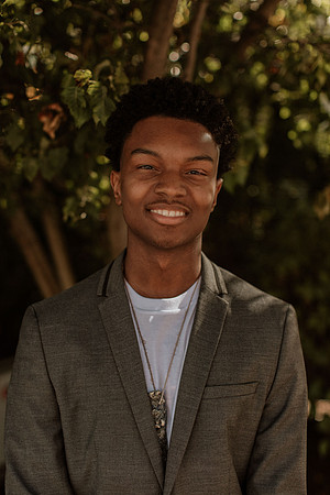 Ethan-Senior-Photos-ethan-seniors 02941092